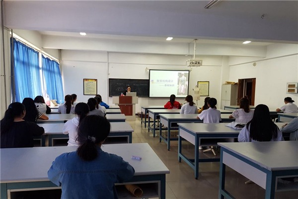 重庆哪所职业学校可以学服装专业