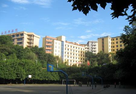 重庆房地产职业学院环境怎么样