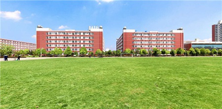 云南曲靖应用职业学校校园环境如何