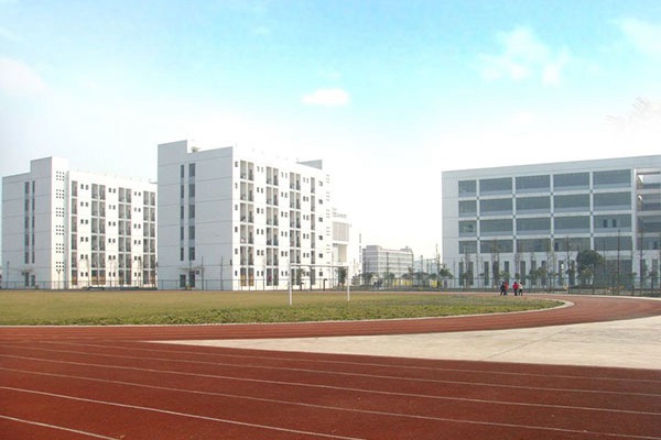 成都市中山职业技术学校学费是多少