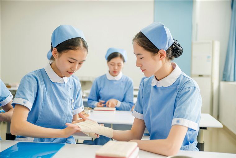重庆文化艺术职业学院有护理专业吗