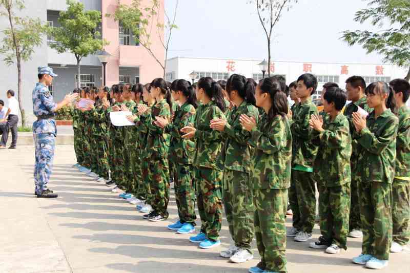 成都指南针职业技术学校乘车路线怎么走?