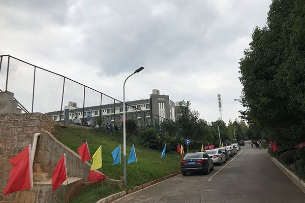 重庆工商学校乘车线路怎么走?
