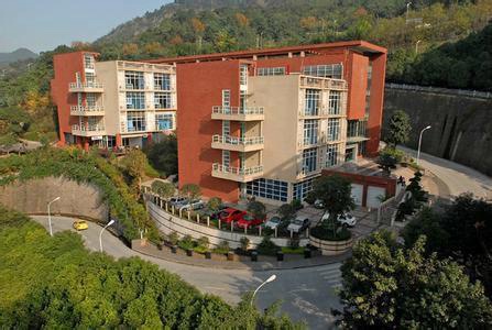 重庆市医药卫生学校有高铁专业吗