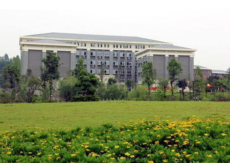 正安县中等职业学校校园环境如何