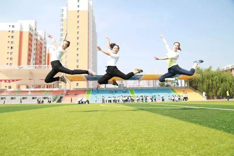 成都艺术职业学院报名