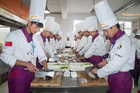 职高厨师学多久