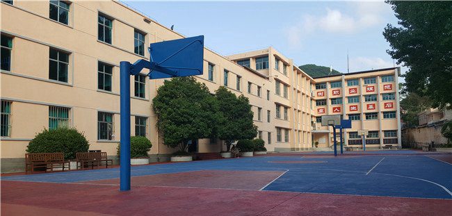 贵州省机械工业学校地址在哪里?