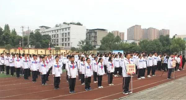 南充邮电工业职业学校乘车线路怎么走?