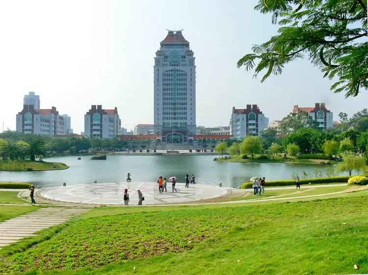 云南省邮电学校乘车线路怎么走