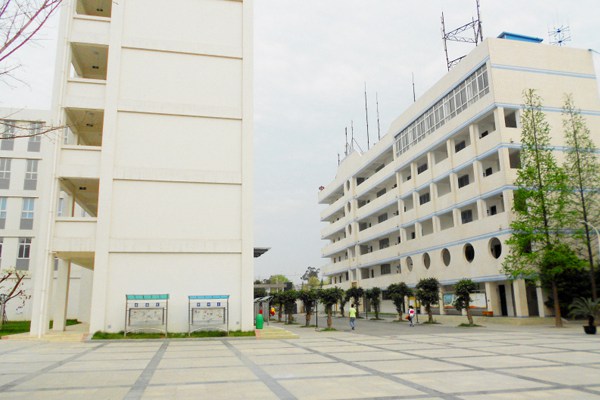 自贡市蜀光中学环境怎么样