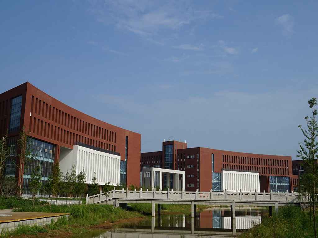 重庆五一高级技工学校收费是多少?