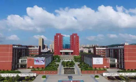 开阳县职业技术学校校园环境如何