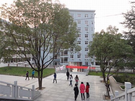 赤水市中等职业学校收费政策|奖学金以及助学金设置