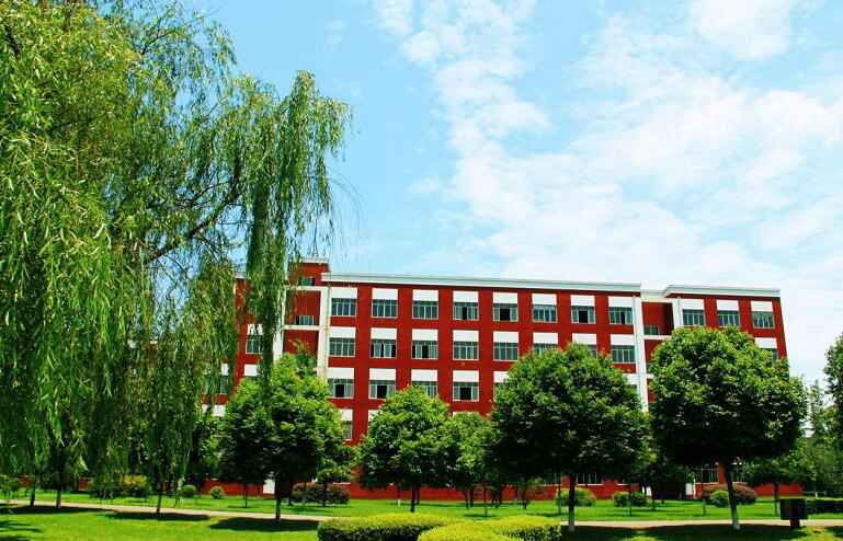 成都铁路工程机电学校地址