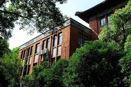 四川省仁寿县第二高级职业中学环境怎么样?