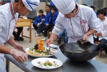 职高厨师学多久