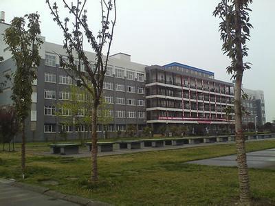 四川省成都卫生学校地址在哪里?