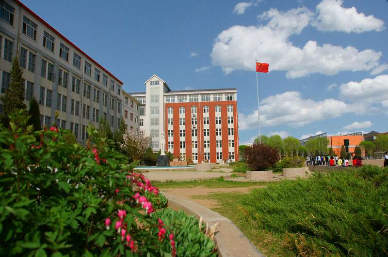简阳市卫校学费收费一年多少钱